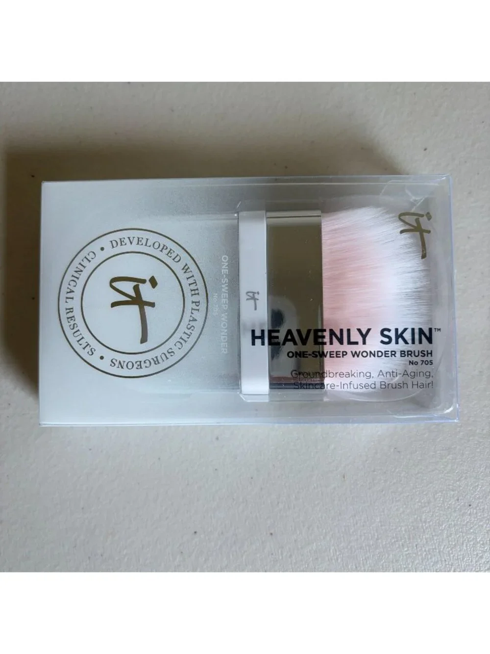 Open Box IT Cosmetics Heavenly Skin One-Sweep Wonder Makeup Brush No 705